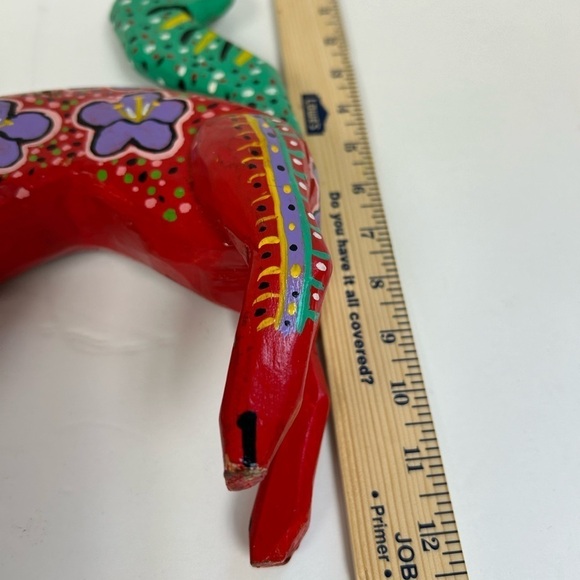 Bright,Beautiful, Squirrel /solid hand carved tropical hardwood (9.5"W X 12"H) - Picture 6 of 8